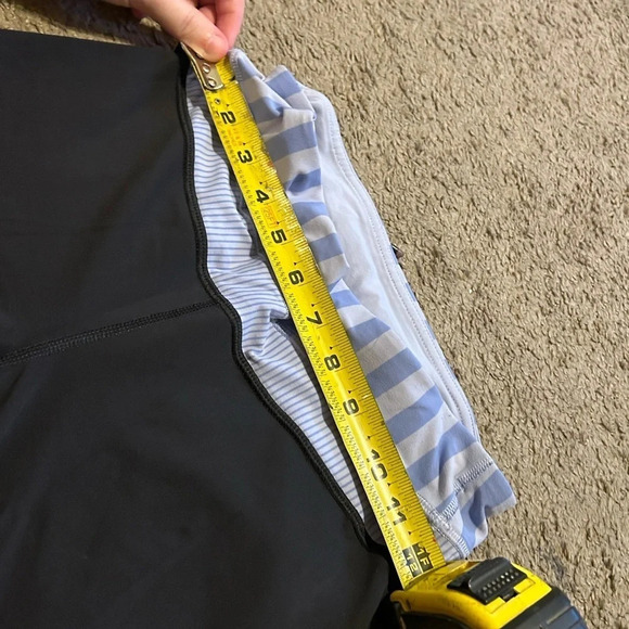 Lululemon adjustable tie Capri Leggings - Picture 7 of 8